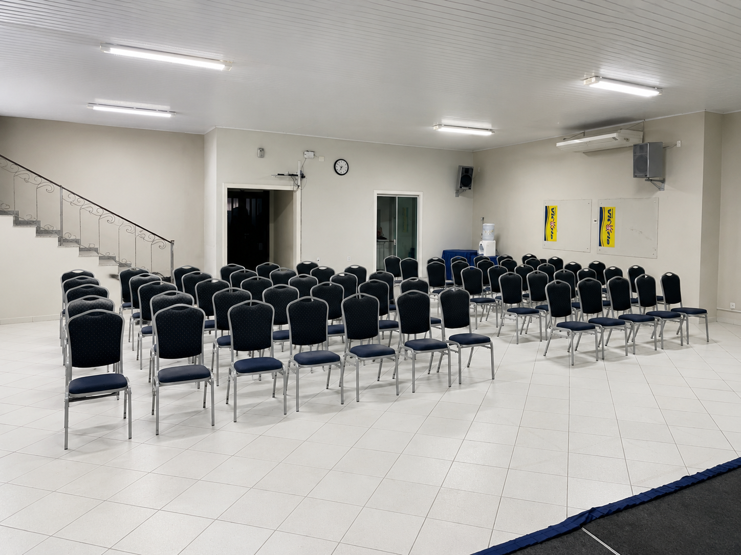 Espaço amplo do Auditório do Hotel Vitória