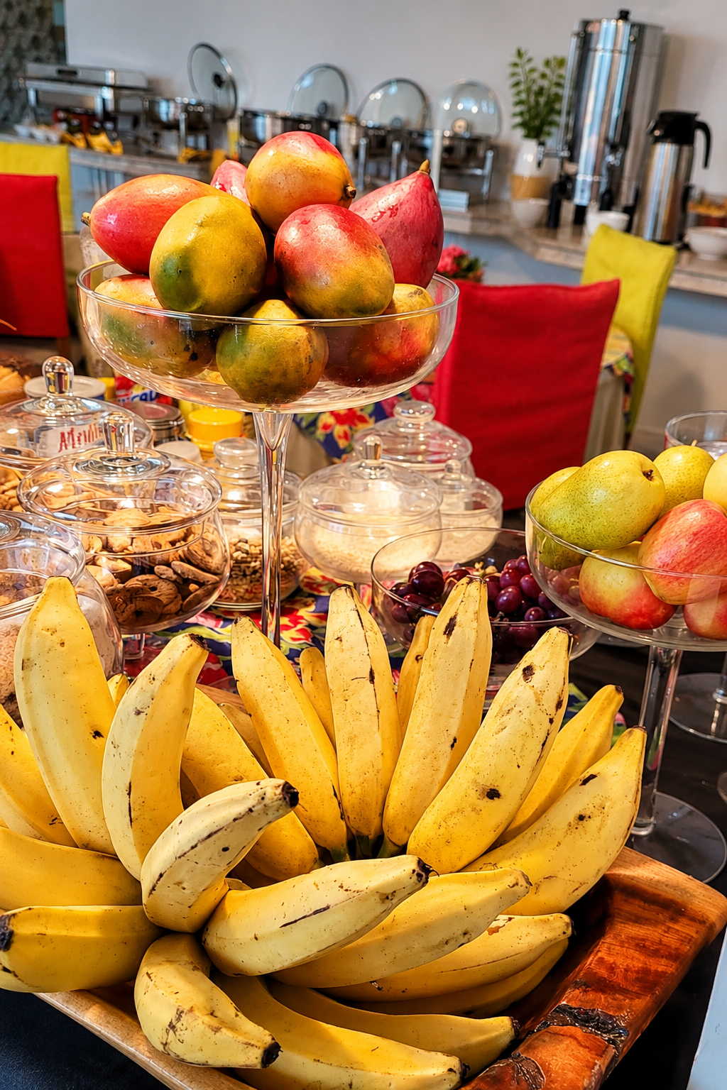 Frutas frescas servidas no café da manhã do Hotel Vitória